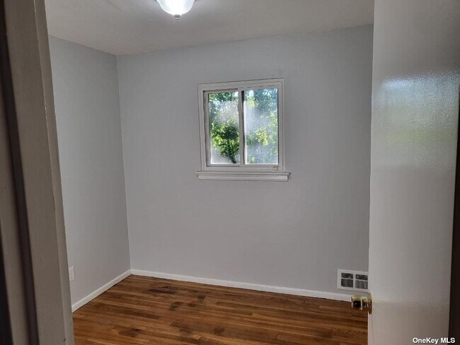Building Photo - 132 Villa Ave