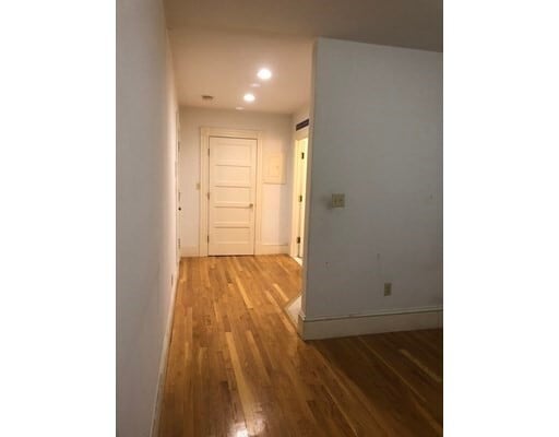 Primary Photo - 1469 Beacon St