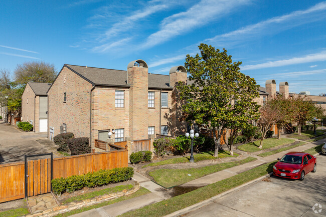 9800 Pagewood Ln - Westchase Forest Townhomes