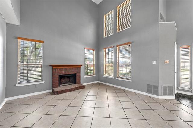 Building Photo - 2738 Claremont Dr
