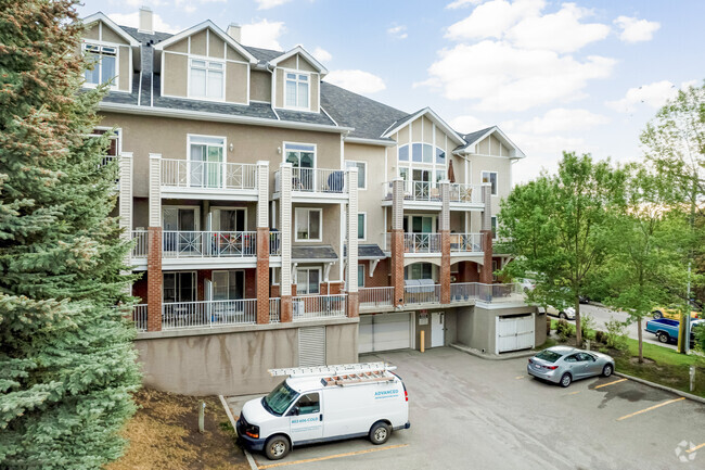 Building Photo - Gateway Marda Loop