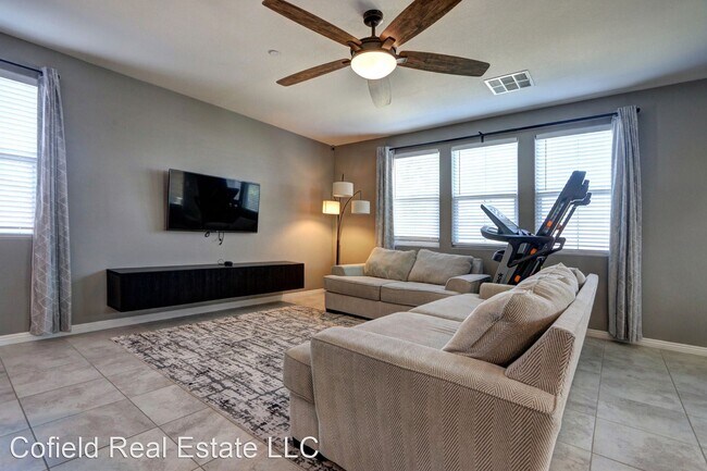 Foto del edificio - 4 br, 3 bath House - 1404 Thurlow Ct.