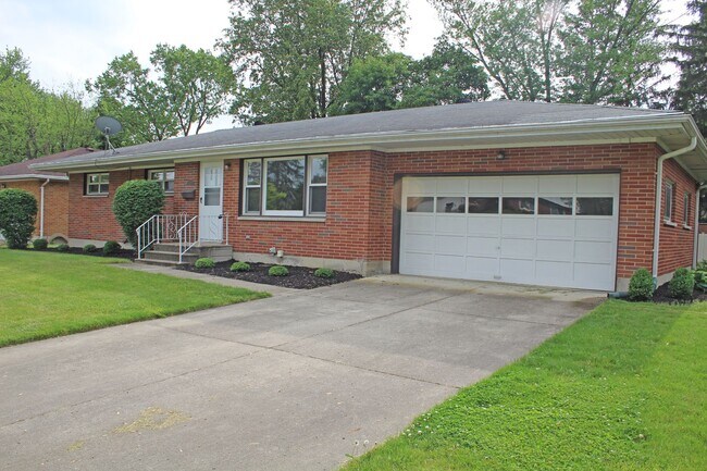 Building Photo - Dorset Home