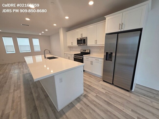 Building Photo - Rancho Cucamonga 4 Bedroom Home