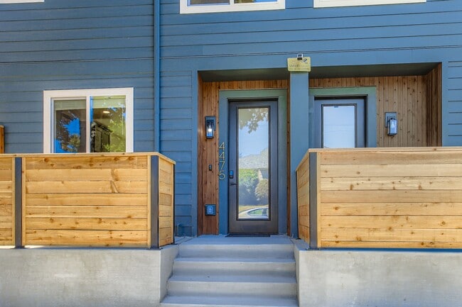 Building Photo - 4475 SE 28th Pl