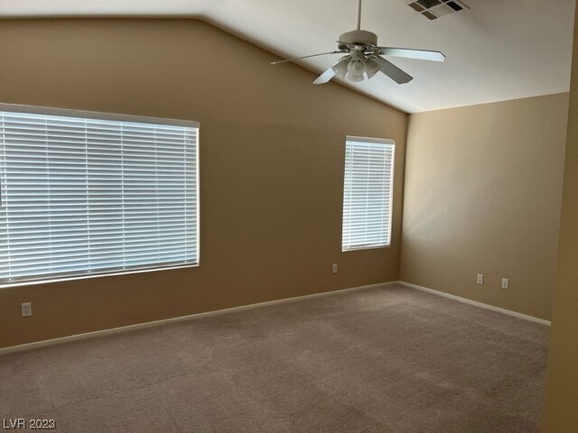 Foto del edificio - 8200 W Gilmore Ave