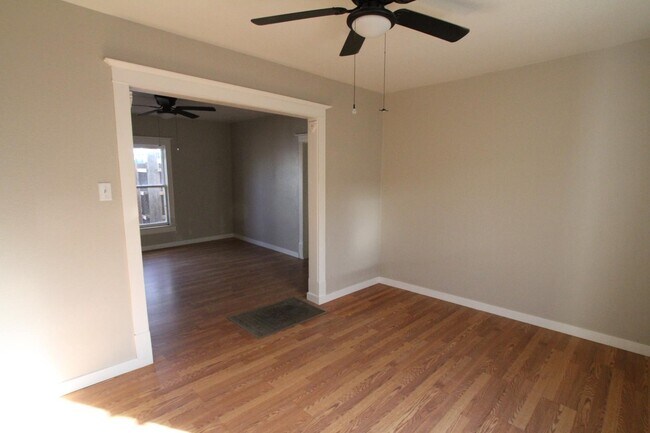 Foto del edificio - 1324 Main St