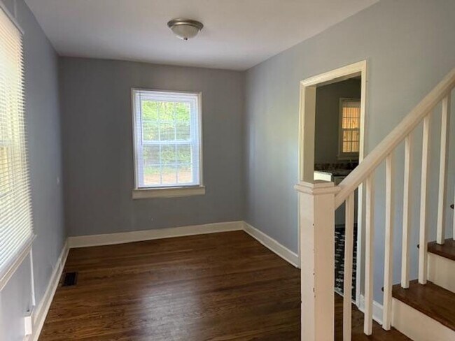 Foto del edificio - 710 W. Aycock St., Raleigh - Bev Roberts R...