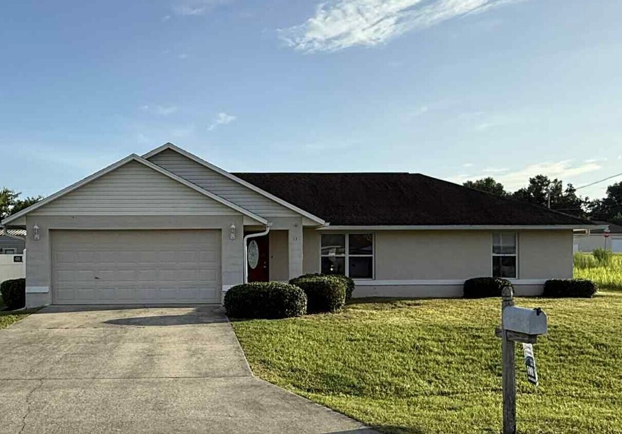 Foto principal - 3/2/2 Beautiful Home with Spacious Backyar...