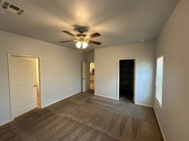 Building Photo - 4 Bed 3 Bath Home
