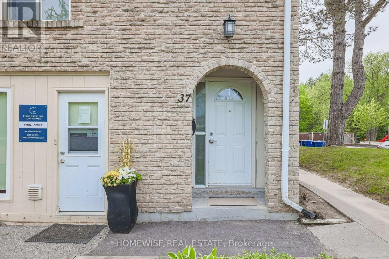 Photo principale - 560-560 Waverly St N