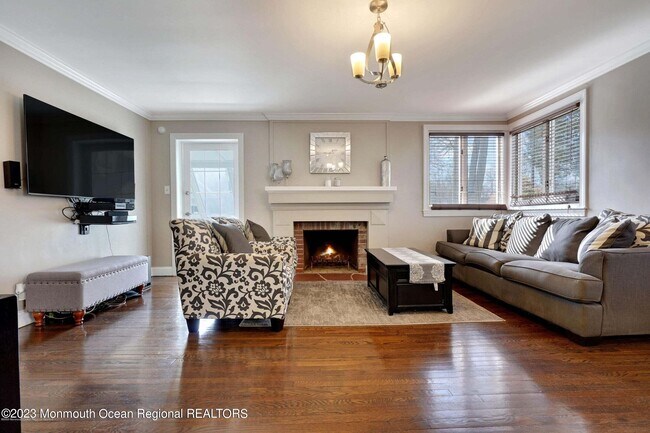 Foto del edificio - 245 Elmwood Rd