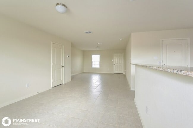 Building Photo - 6214 Lakefront