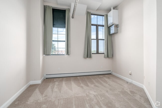 1 habitación, 2 baños - 1050 pies cuadrados - Dormitorio - Franklin View Terrace