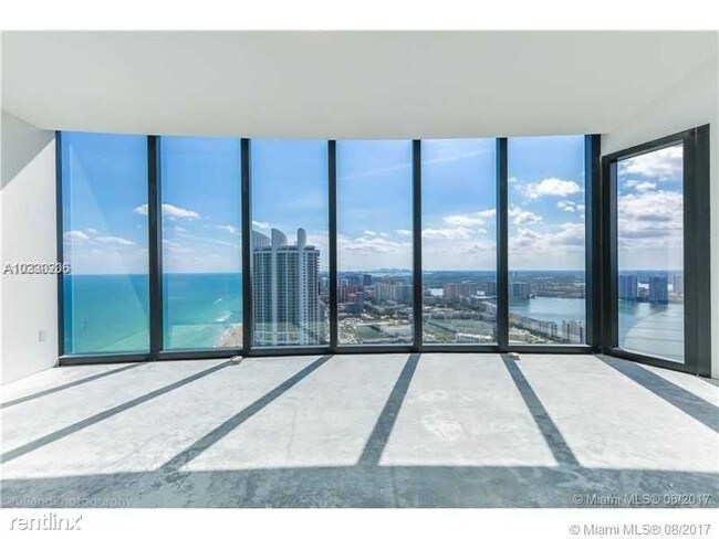 Building Photo - 18555 Collins Ave