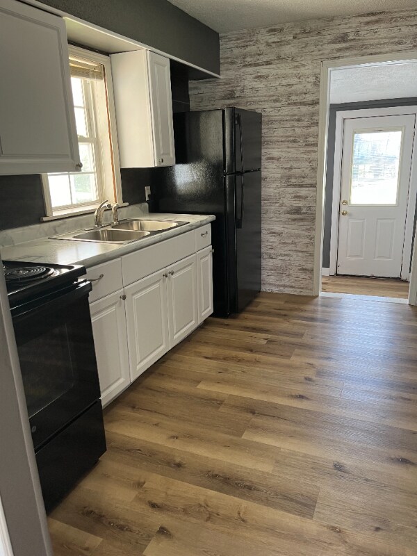 Building Photo - 2409 Perkins Dr