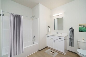 Building Photo - The Vistas Apartments at Beacon Hill