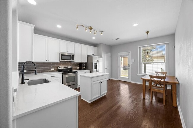 Building Photo - 772 Gabriel Mills Dr