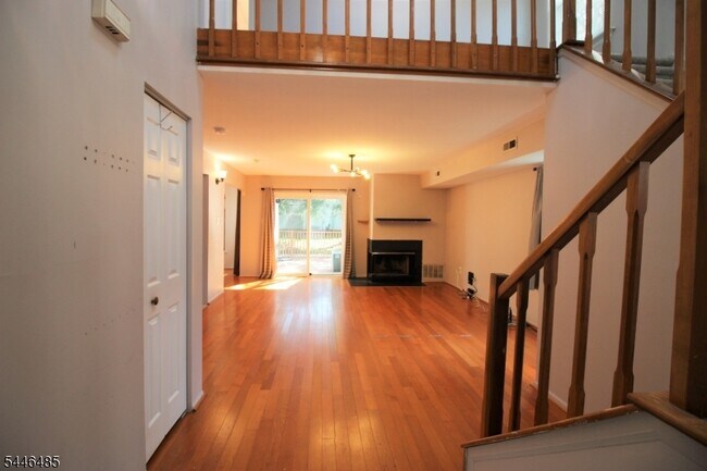 Building Photo - 83 Winchester Way