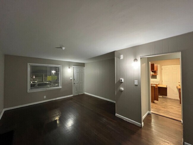 Building Photo - 1132 Goodman Ave