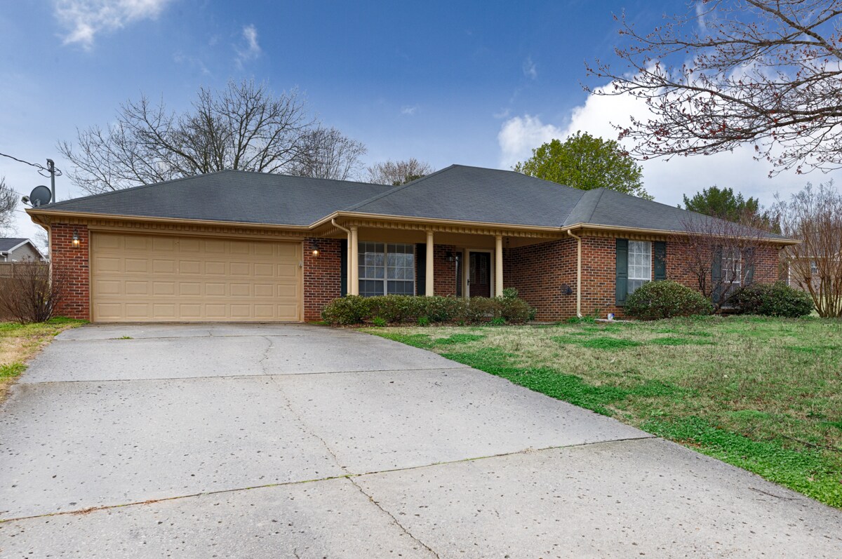 126 Springview Ln, Huntsville, AL 35806 House for Rent in Huntsville
