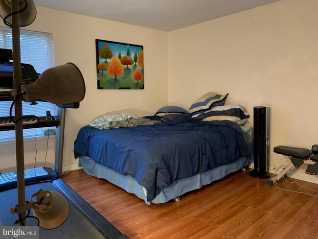 Foto del edificio - 10547 Twin Rivers Rd