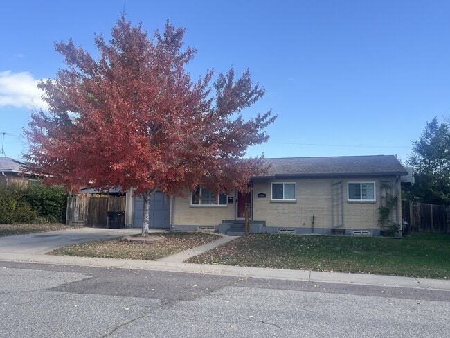 Foto del edificio - 6448 Iris Way