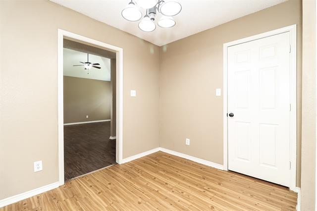 Foto del edificio - 5553 McClelland St