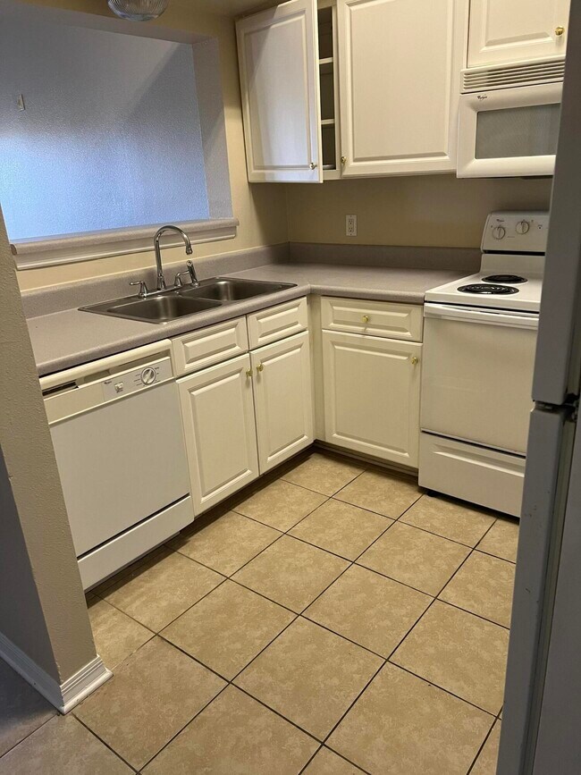 Building Photo - 4274 Calinda Ln