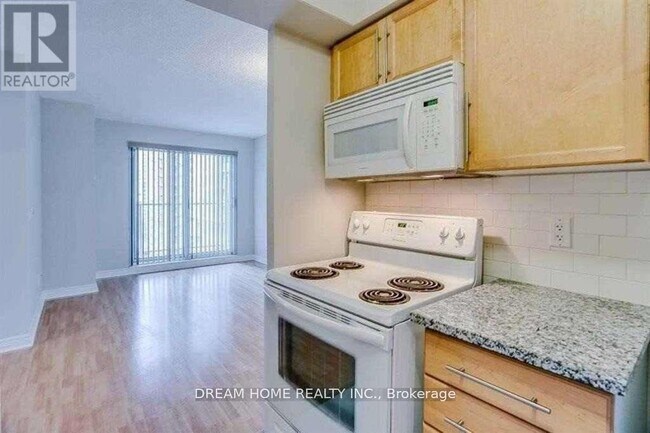 Building Photo - 60 Town Centre Court