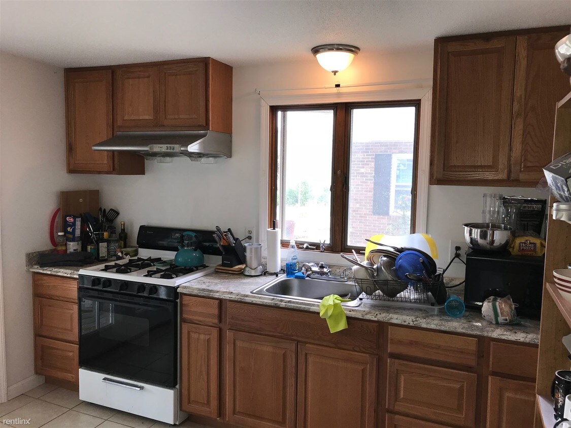 Primary Photo - 2 br, 1.5 bath Apartment - 48 Eaton St