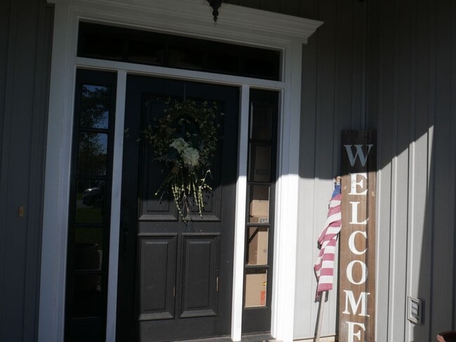 Foto del edificio - 4 bedroom home in Crestwood S/D