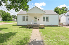 Building Photo - 1000 SW Binkley St
