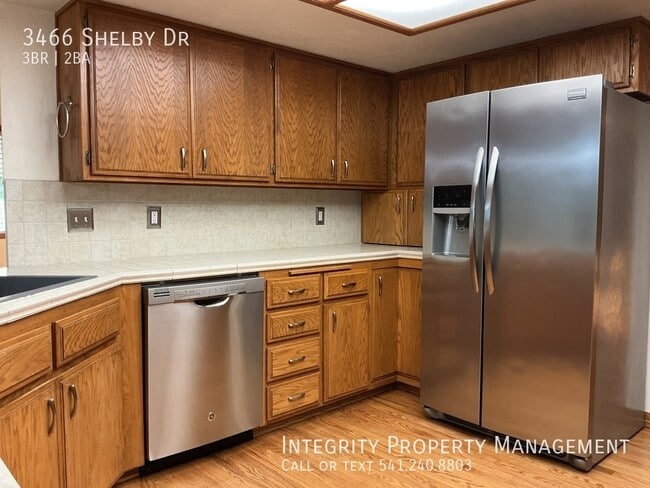 Building Photo - 3466 Shelby Dr
