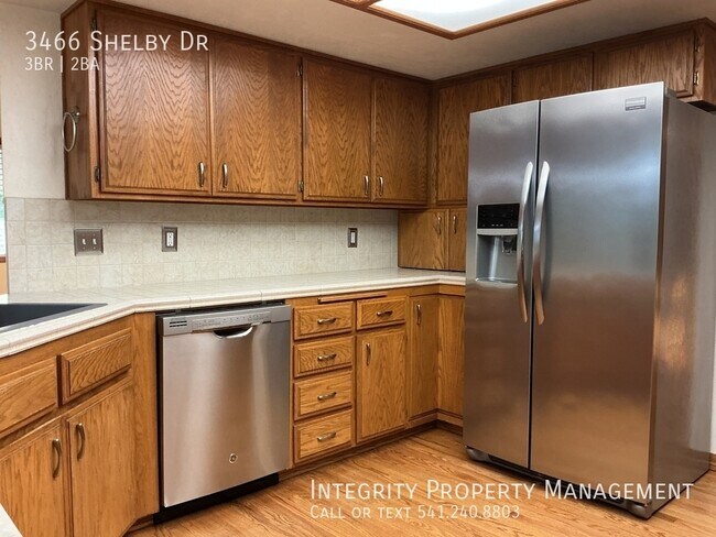 Foto del edificio - 3466 Shelby Dr