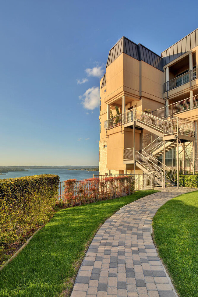 Foto del edificio - Lake Travis Views!