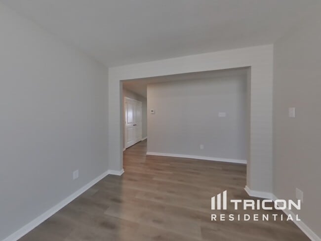 Building Photo - 15680 Del Norte Dr