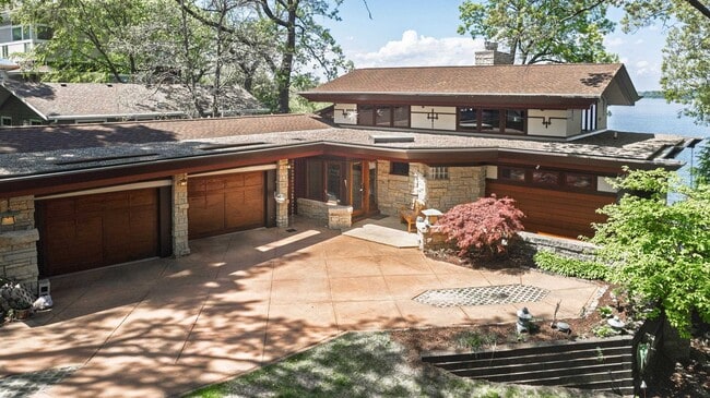 Building Photo - 5030 Lake Mendota Dr