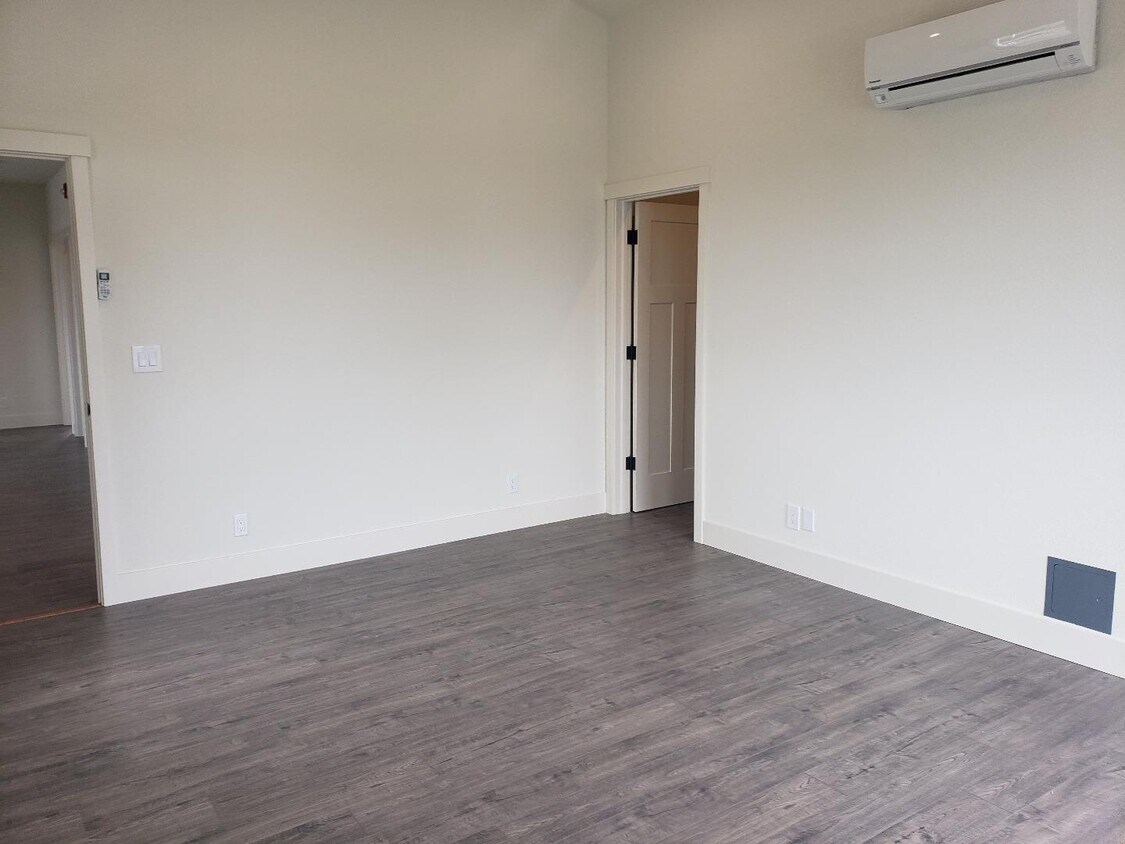 Foto principal - 555 Poplar St