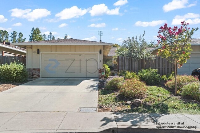Foto del edificio - 2262 Sharon Rd
