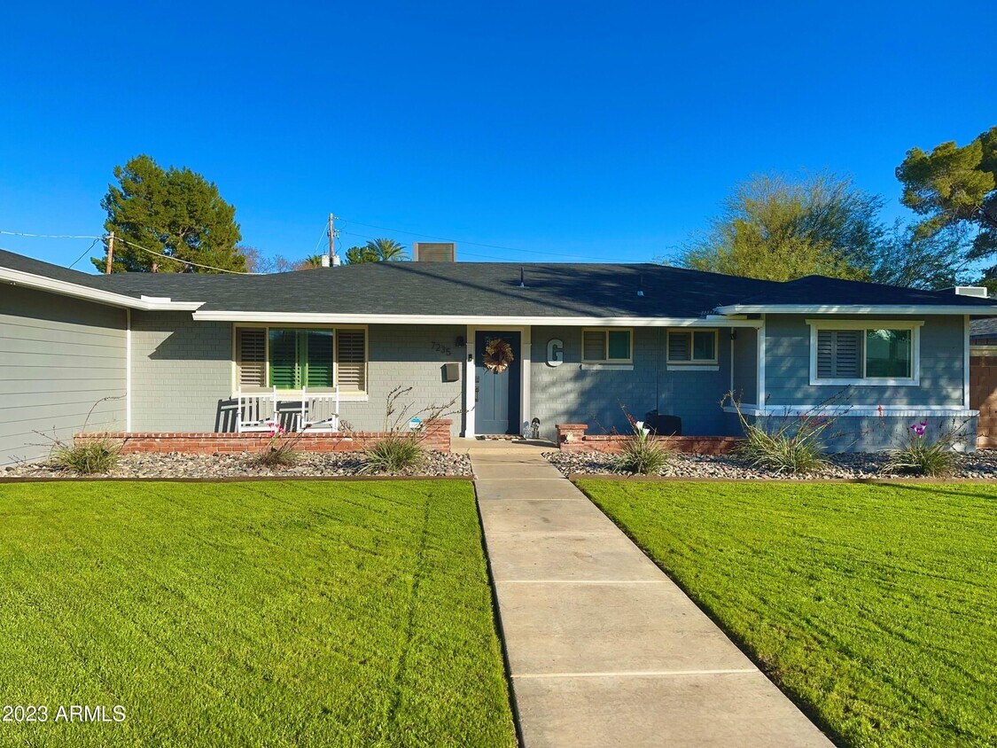 Primary Photo - 7235 N 16th Dr