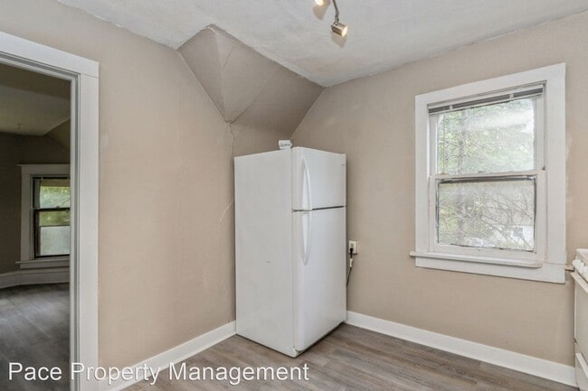 Building Photo - 2 br, 1 bath House - 800 Kimball Road