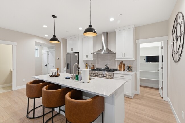 Building Photo - 1562 E 3900 S