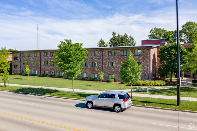 Building Photo - Regent-West Apartments