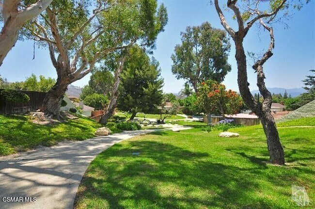 Building Photo - 1950 Rosewood Ct