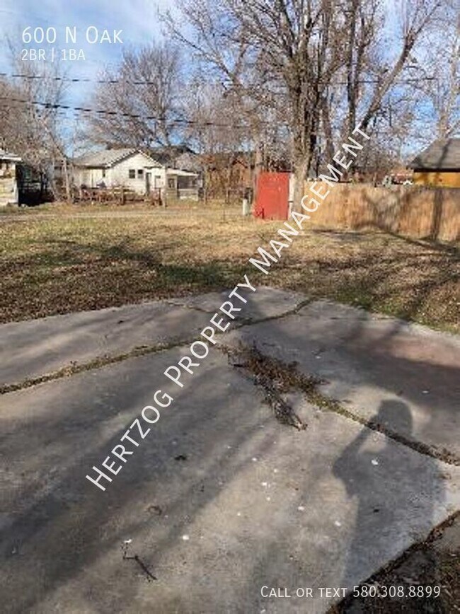 Foto del edificio - Large 2 Bedroom home on a corner lot - Gre...