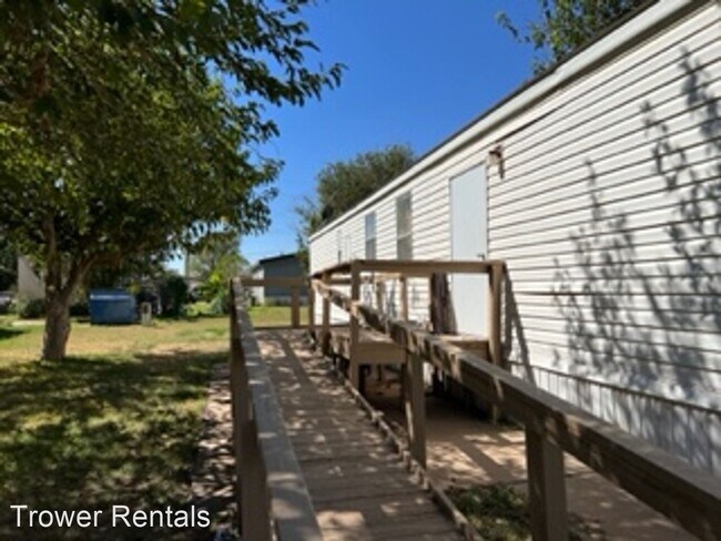 Foto del edificio - 3 br, 1 bath House - 7100 Airline Drive Lo...