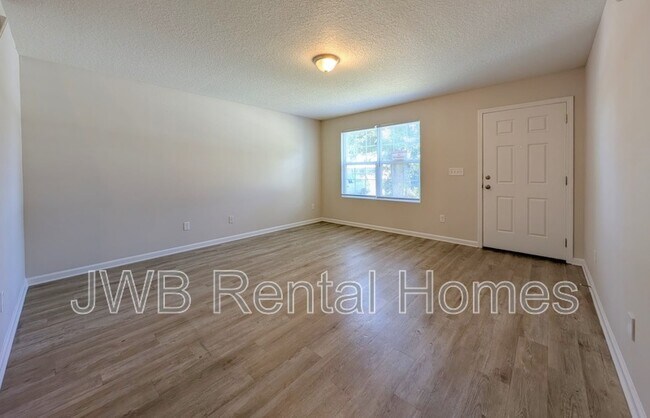 Building Photo - 8216 Eaton Ave