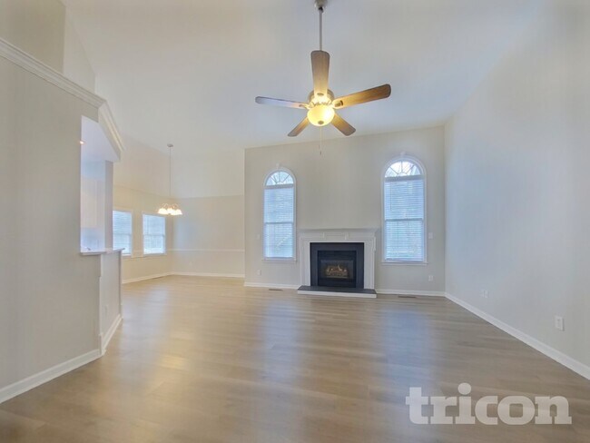 Foto del edificio - 3435 Emily Pl