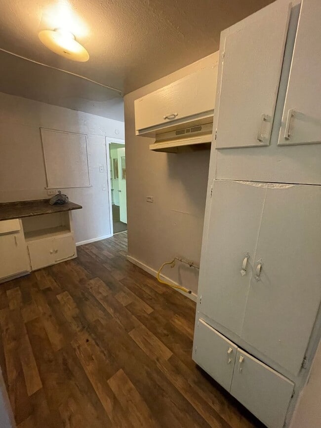 Building Photo - Beautiful 3 Bedroom Home